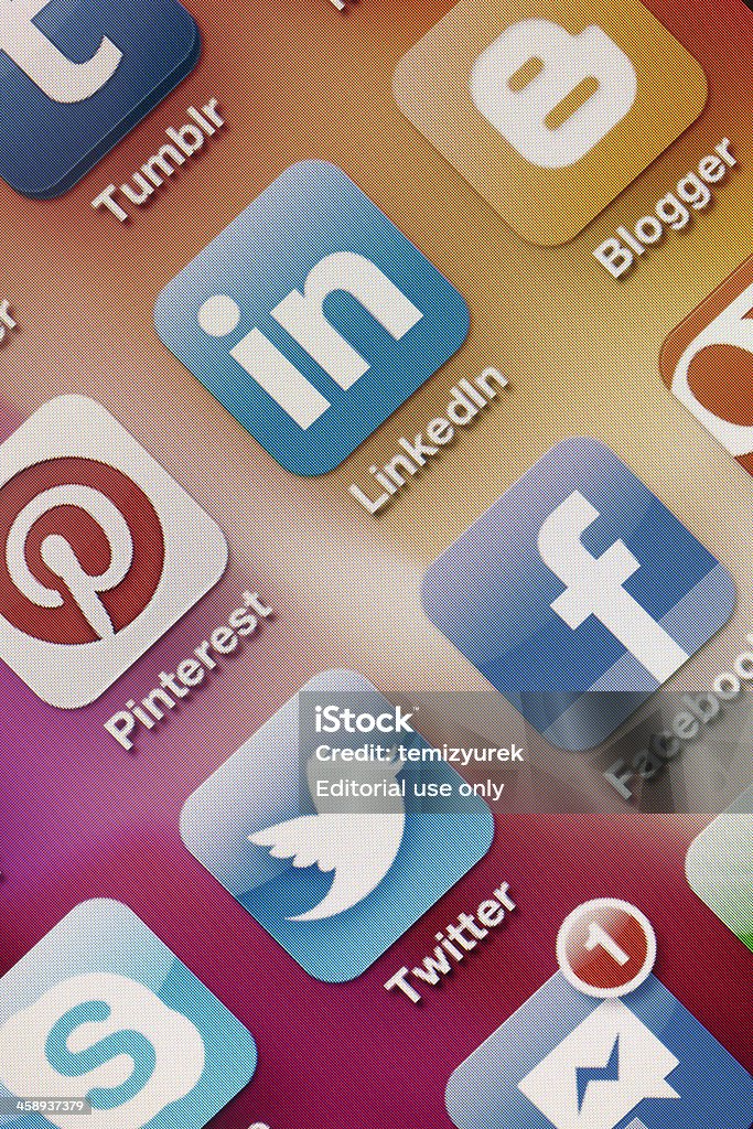 Social-Media-Apps auf dem Apple iPhone 4 Bildschirm - Lizenzfrei LinkedIn Stock-Foto