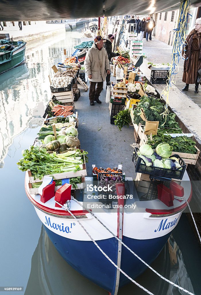 Mercado Flutuante barco em Veneza - Royalty-free Atracado Foto de stock