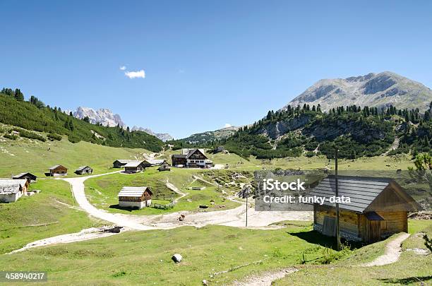 Cabana De Montanha Vedla Fodara - Fotografias de stock e mais imagens de Alpes Europeus - Alpes Europeus, Alta Badia, Alto Adige