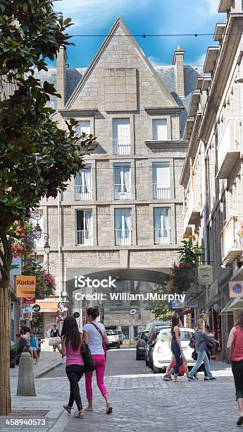 Zakupy W St Malo - zdjęcia stockowe i więcej obrazów Europa - Lokalizacja geograficzna - Europa - Lokalizacja geograficzna, Fotografika, Francja