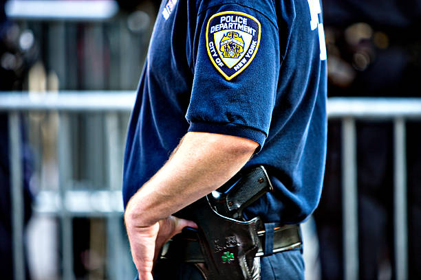 policía de nueva york - editorial horizontal close up uk fotografías e imágenes de stock