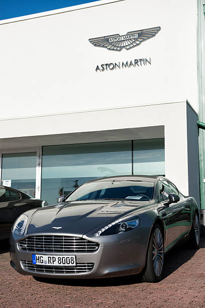 aston martin полиции - hersteller стоковые фото и изображения