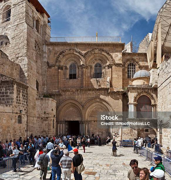 Iglesia Del Sepulcro Santo Foto de stock y más banco de imágenes de Jerusalén - Jerusalén, Multitud, Barrio antiguo