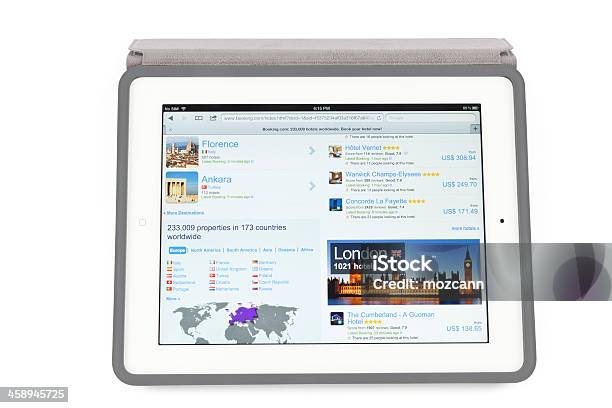 Bookingcom Sul Nuovo Ipad - Fotografie stock e altre immagini di Big Tech - Big Tech, Browser Web, Composizione orizzontale