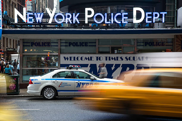 nowym jorku policja samochód na czas square, nowy jork - times square flash zdjęcia i obrazy z banku zdjęć