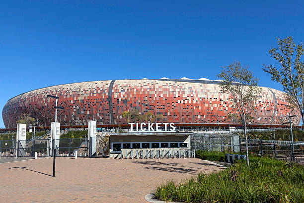 soccer city/auf speisen und getränke-stadion, johannesburg - soccer city stock-fotos und bilder