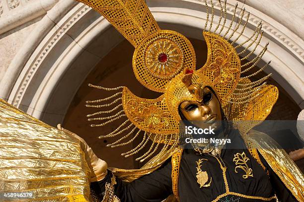 Foto de Carnaval De Veneza 2012 e mais fotos de stock de Arco - Característica arquitetônica - Arco - Característica arquitetônica, Artista, Carnaval - Evento de comemoração