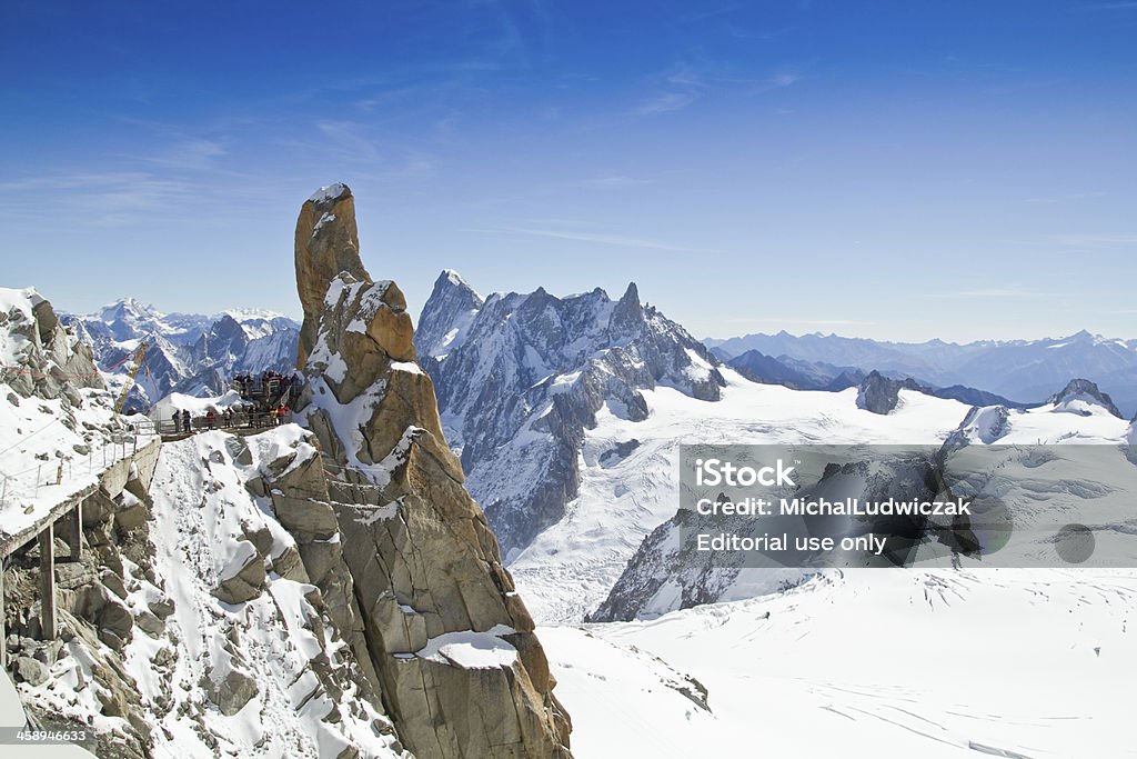 Альпийские пейзажи - Стоковые фото Башня роялти-фри