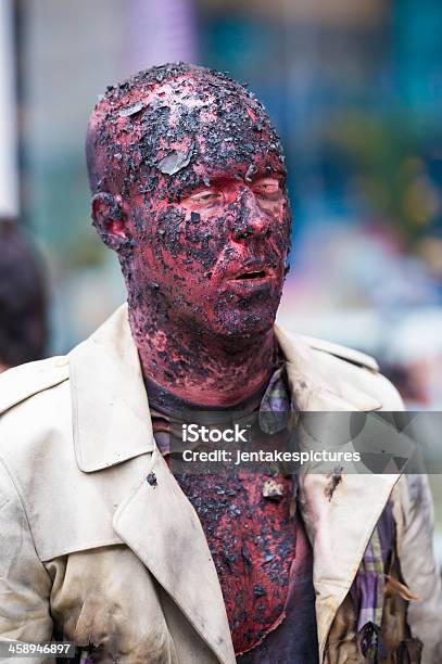Foto de Toronto Zombie Caminhada De 2011 e mais fotos de stock de Horror - Horror, Pessoas, Queimado