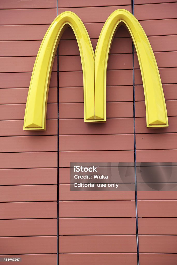 Señal de McDonald's - Foto de stock de Arco - Característica arquitectónica libre de derechos