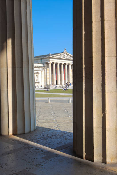 museu glyptothek em königsplatz, munique, alemanha - propylaen imagens e fotografias de stock