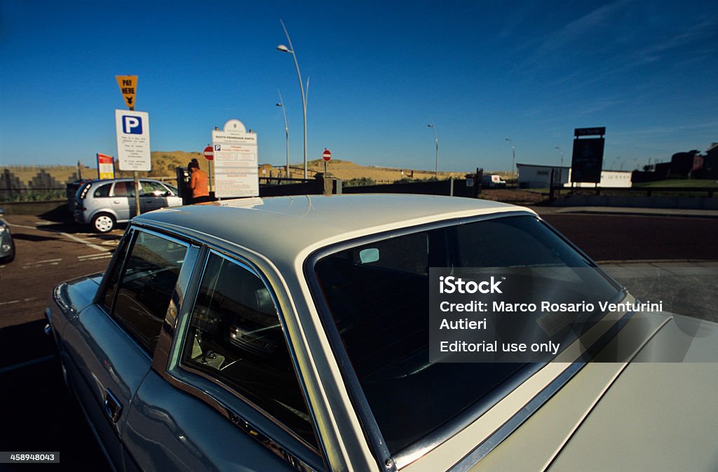 Estacionamento em Southsields-pay e exiba-a elegância - Foto de stock de Azul royalty-free