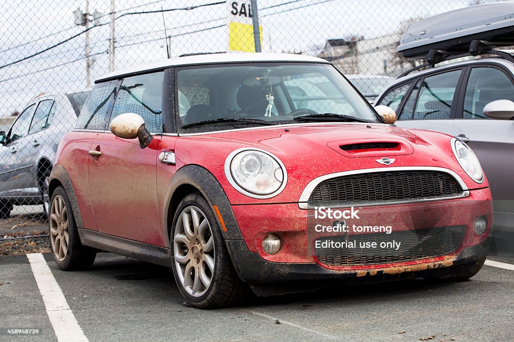 Muddy Mini Cooper S - Lizenzfrei Schmutzig Stock-Foto