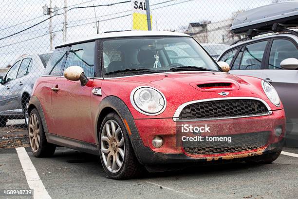 Muddy Mini Cooper S Stockfoto und mehr Bilder von Schmutzig - Schmutzig, Vorderansicht, Autokompaktklasse