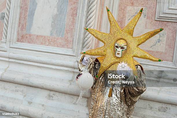 Carnaval De Veneza De 2012 - Fotografias de stock e mais imagens de Amarelo - Amarelo, Ao Ar Livre, Artista