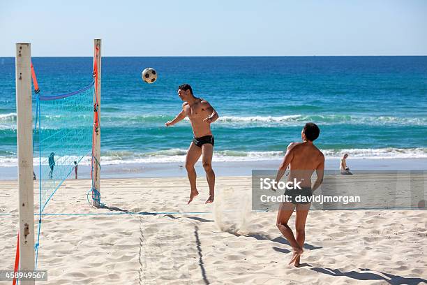 Voleibol De Playa De Fútbol Brasileño Foto de stock y más banco de imágenes de Adulto - Adulto, Agua, Agua potable