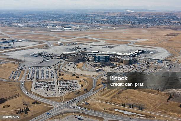Internationaler Flughafen Calgary Stockfoto und mehr Bilder von Ansicht aus erhöhter Perspektive - Ansicht aus erhöhter Perspektive, Arbeitsstätten, Außenaufnahme von Gebäuden