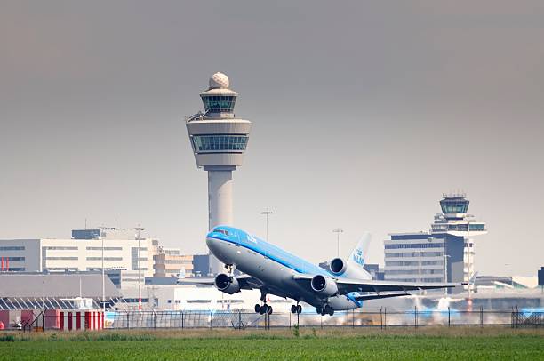 klm airplane taking off - schiphol stockfoto's en -beelden