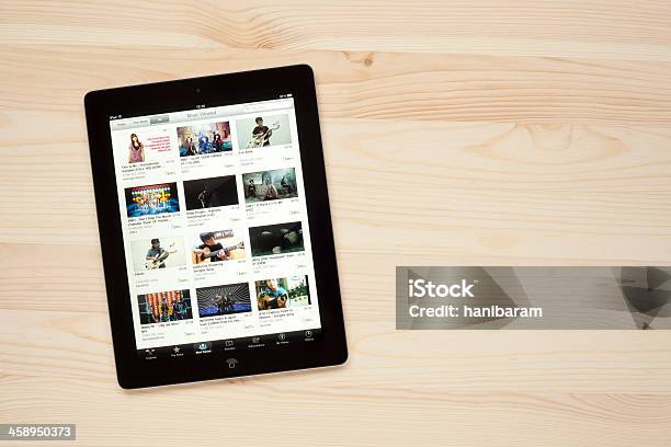 Youtube Su Apple Ipad - Fotografie stock e altre immagini di Applicazione mobile - Applicazione mobile, Big Tech, Browser Web