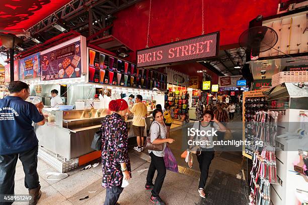 Bugis Mercado De Rua - Fotografias de stock e mais imagens de Fazer Compras - Fazer Compras, Loja, Lotado