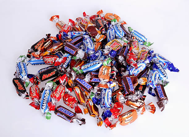 милый collection - hard candy candy wrapped pick and mix стоковые фото и изображения