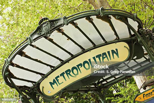 Entrada Do Metro - Fotografias de stock e mais imagens de Art Nouveau - Art Nouveau, Paris - França, Ao Ar Livre