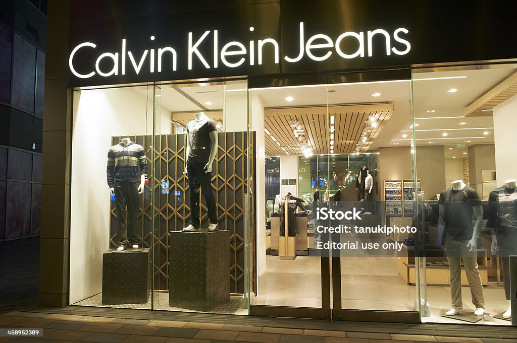 Cửa Hàng Calvin Klein Jeans Ở Bắc Kinh Hình ảnh Sẵn có - Tải xuống Hình ảnh  Ngay bây giờ - Chiếu sáng, Biển quảng cáo - Ký hiệu, Buổi tối -