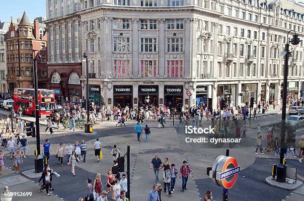 Shoppers In Oxford Circus London Stock Photo - Download Image Now - Oxford Street - London, Oxford Circus, London - England