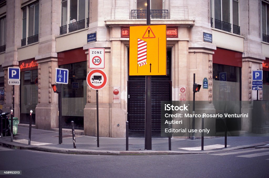 Complex road sygnałów w Paryżu - Zbiór zdjęć royalty-free (2000-2009)