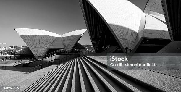 Foto de Sydney Opera House Em Preto Branco e mais fotos de stock de Preto e branco - Preto e branco, Ópera de Sydney, Arte, Cultura e Espetáculo