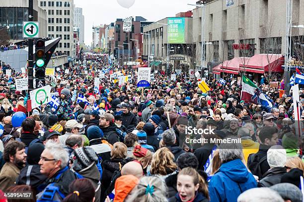 Foto de Dia Da Terra Em Montreal e mais fotos de stock de Protesto - Protesto, Multidão, Dia Mundial da Terra