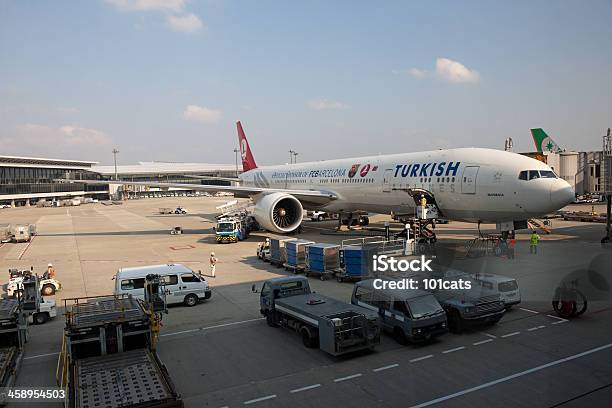 Photo libre de droit de Prêt Pour Le Départ banque d'images et plus d'images libres de droit de Attendre - Attendre, Avion, Aéroport