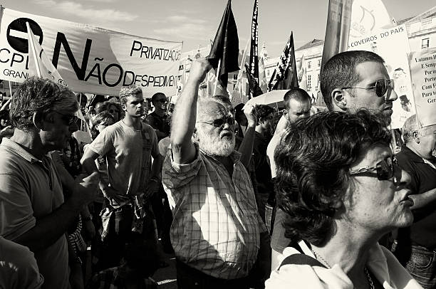 protesta rally di lisbona - protest editorial people travel locations foto e immagini stock