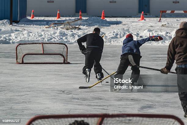 Photo libre de droit de Étang De Hockey Sur Glace banque d'images et plus d'images libres de droit de Championnat nord-américain de hockey sur glace - Championnat nord-américain de hockey sur glace, 20-24 ans, Activité de loisirs