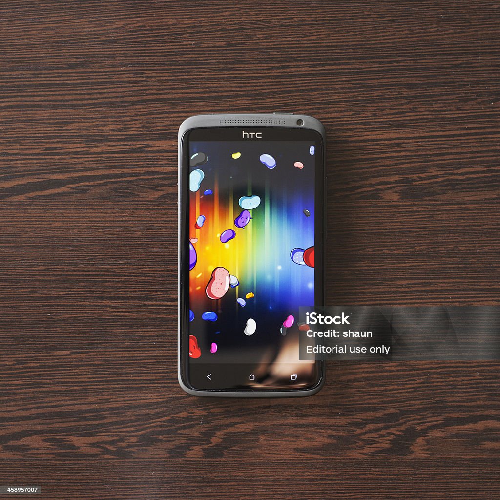 HTC, jeden, X z systemem Android 4.1.2 Jelly Bean - Zbiór zdjęć royalty-free (Bez ludzi)