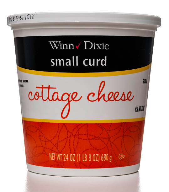 winn-dixie pequeno pote creme de queijo cottage - winn dixie - fotografias e filmes do acervo