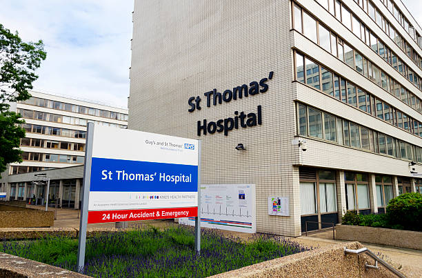 st thomas'szpitalu-pleonazm - editorial english culture british culture outdoors zdjęcia i obrazy z banku zdjęć