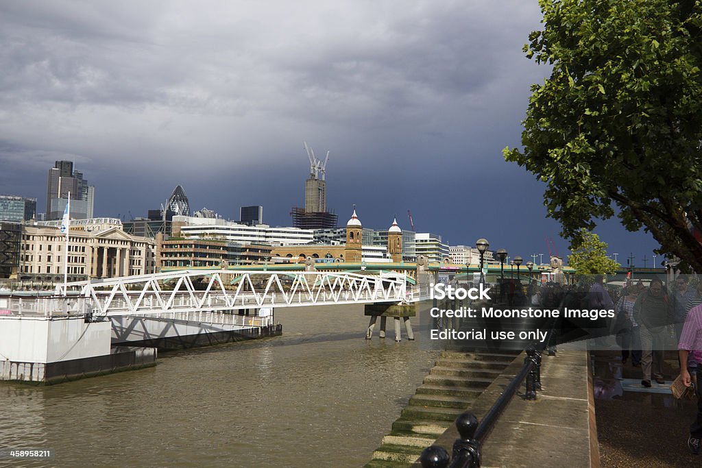 Лондон, Англия, Великобритания - Стоковые фото Cannon Street Railway Bridge роялти-фри