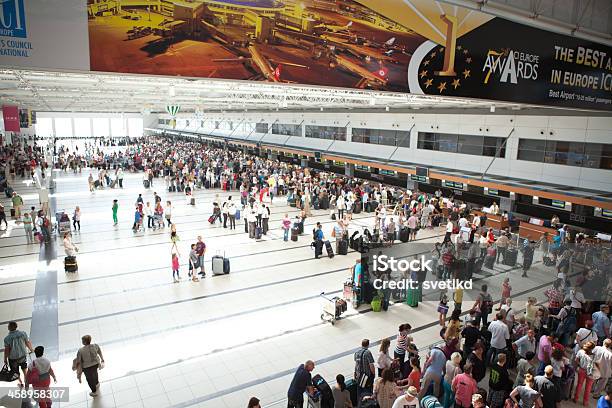 Foto de Aeroporto De Antalya e mais fotos de stock de Antália - Antália, Aeroporto, Armação de Construção