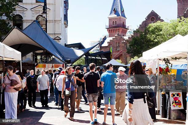 Photo libre de droit de The Rocks banque d'images et plus d'images libres de droit de Marché - Établissement commercial - Marché - Établissement commercial, Foule, Surchargé de travail