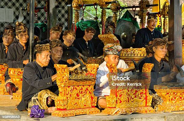 Gamelanorchester In Hinduhochzeit In Bali Stockfoto und mehr Bilder von Gamelan - Gamelan, Bali, Barong-Tanz