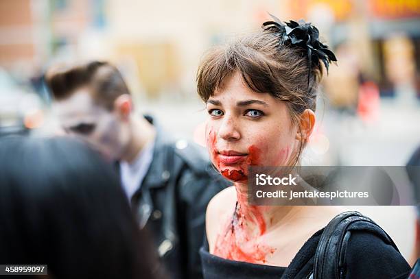 Toronto Zombie Walk 2011 R - zdjęcia stockowe i więcej obrazów Brzydota - Brzydota, Coroczna impreza, Demon - postać fikcyjna