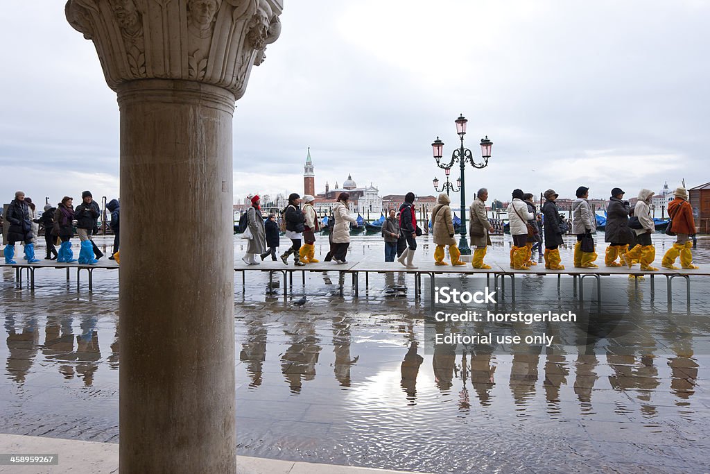 Venecia, Italia. Acqua alta en frente del Palacio Ducal - Foto de stock de Antiguo libre de derechos