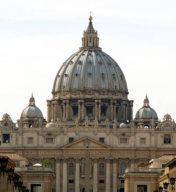 ватикан (святой's peter basilica - vatican dome michelangelo europe стоковые фото и изображения