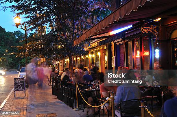 Ăn Uống Ở Ithaca Hình ảnh Sẵn có - Tải xuống Hình ảnh Ngay bây giờ - Bữa ăn ngoài, Ithaca, New York, Khu vực trung tâm thành phố