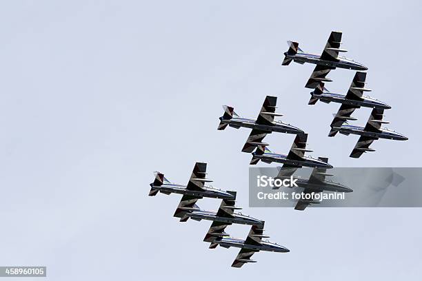 Italin Planos Acrobática - Fotografias de stock e mais imagens de Avião - Avião, Avião Militar, Avião de Combate