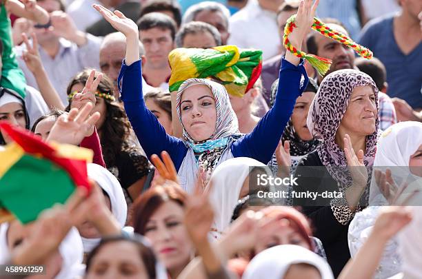 Musulmana Curdo Femmina Manifestante - Fotografie stock e altre immagini di Dimostrazione di protesta - Dimostrazione di protesta, Donne, Solo donne