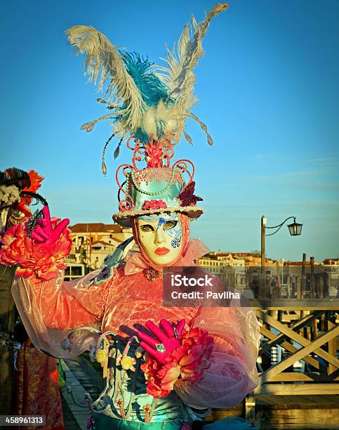 Maschera Di Carnevale Con Piume Cappello 2013 Venezia Italia - Fotografie stock e altre immagini di Accessori di abbigliamento storico