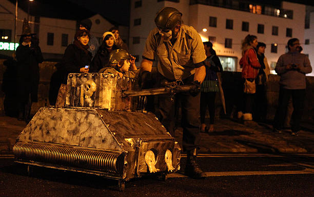 cork in halloween-nacht - republic of ireland corcaigh night photography stock-fotos und bilder