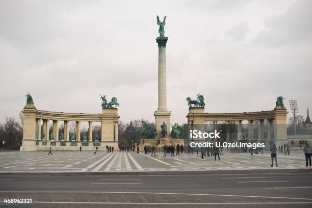 Piazza Degli Eroibudapest Ungheria - Fotografie stock e altre immagini di Ambientazione esterna - Ambientazione esterna, Budapest, Capitali internazionali